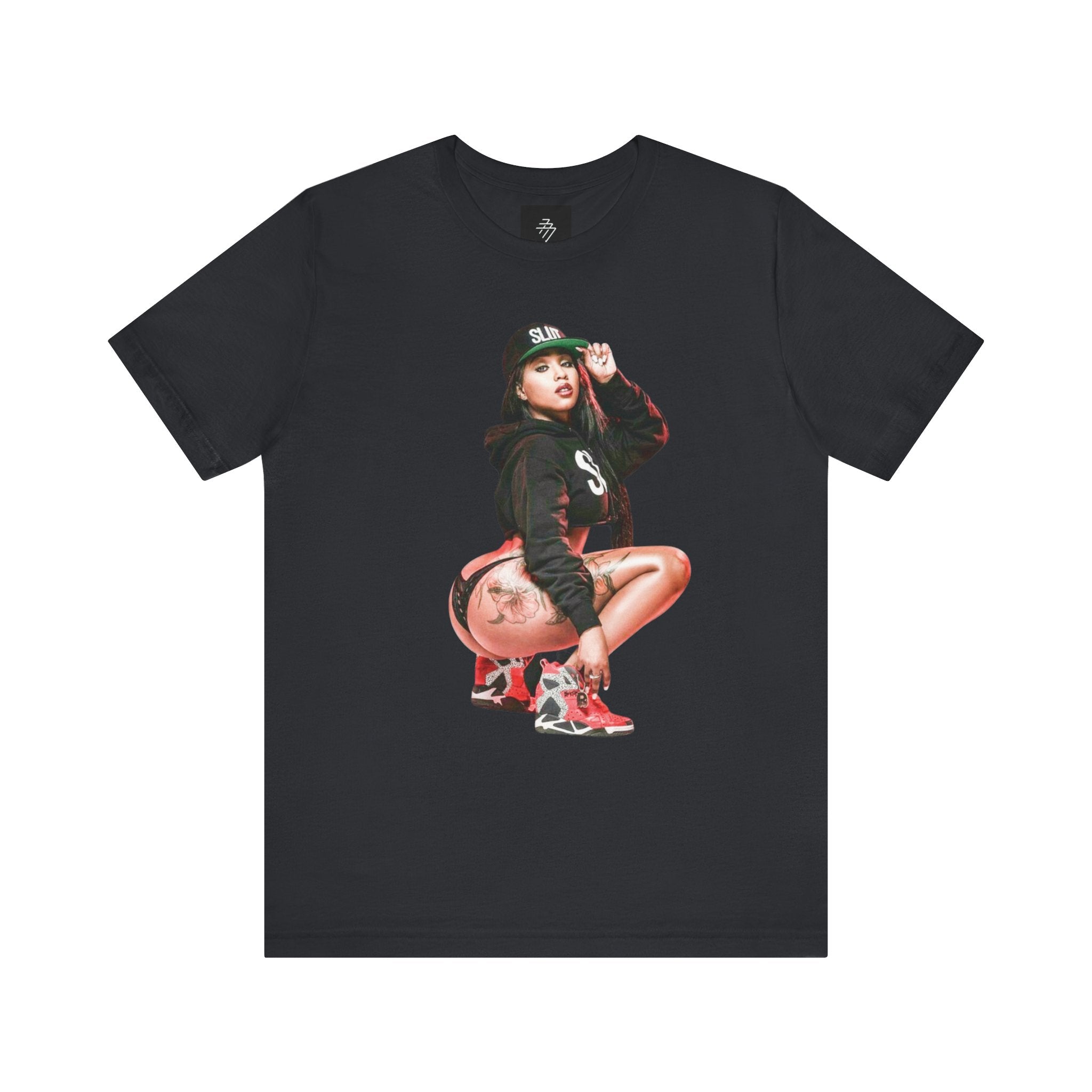 Pinup Girl Squat Graphic T-Shirt | Streetwear Woman Illustration