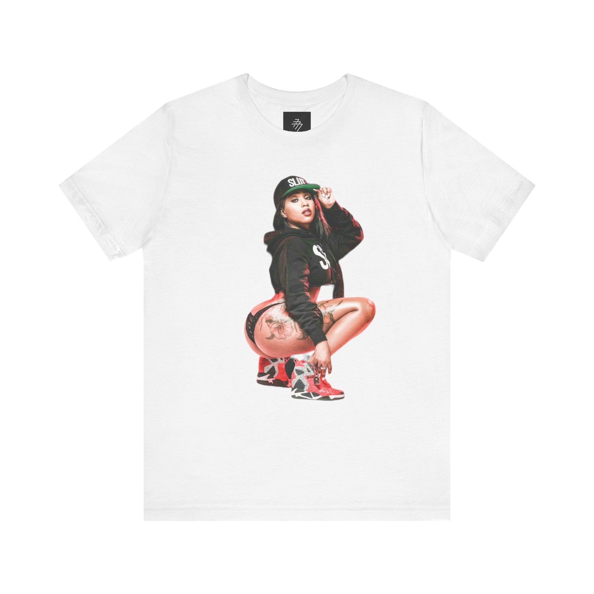 Pinup Girl Squat Graphic T-Shirt | Streetwear Woman Illustration