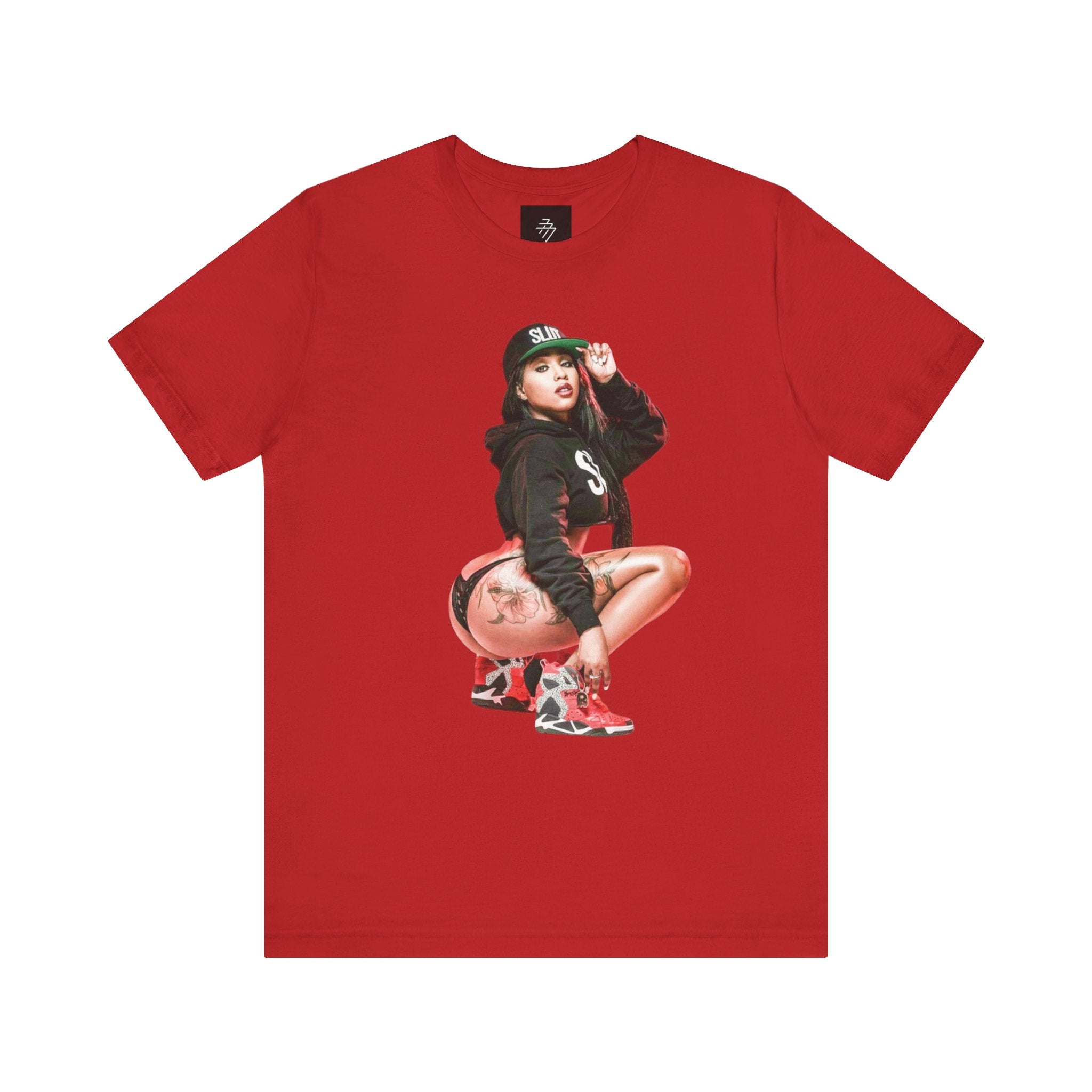 Pinup Girl Squat Graphic T-Shirt | Streetwear Woman Illustration