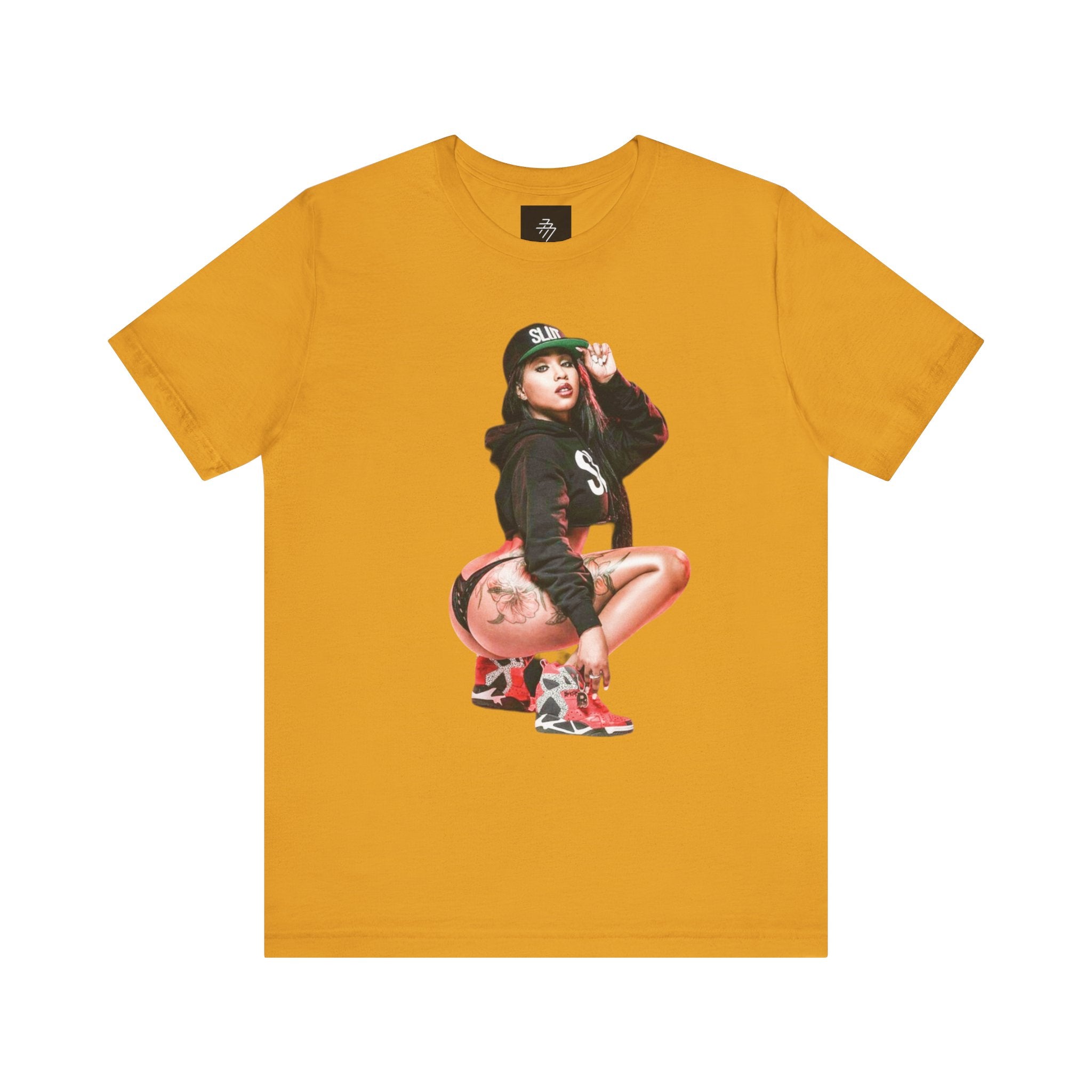 Pinup Girl Squat Graphic T-Shirt | Streetwear Woman Illustration